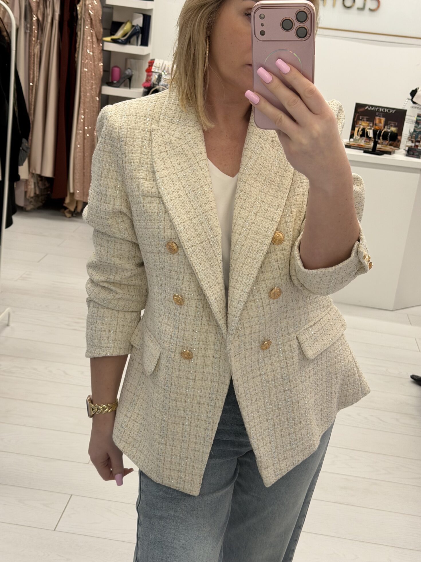 Elegancka marynarka w stylu Chanel 1 – ponadczasowa klasyka i kobiecy szyk - obrazek 3