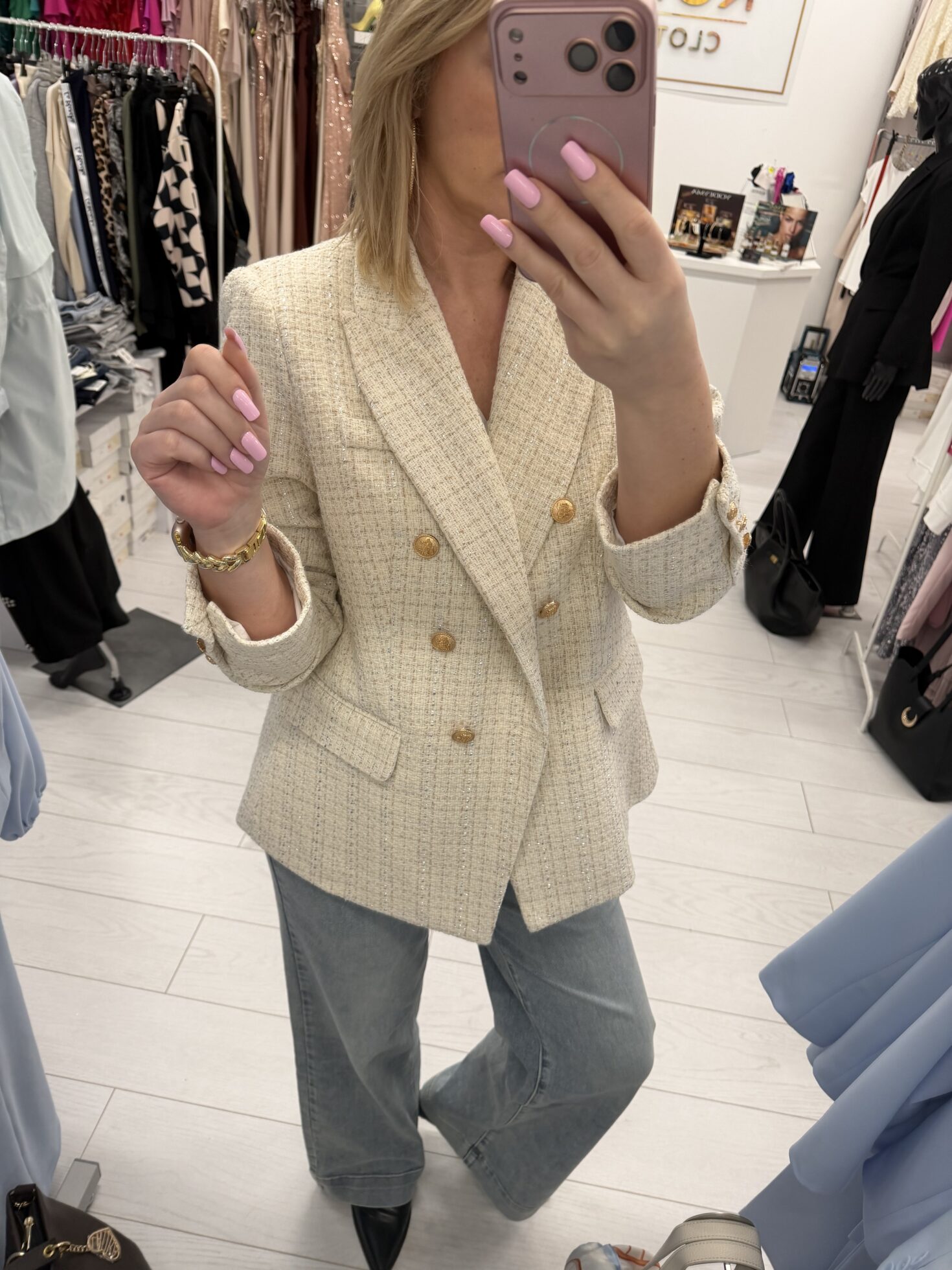 Elegancka marynarka w stylu Chanel 1 – ponadczasowa klasyka i kobiecy szyk